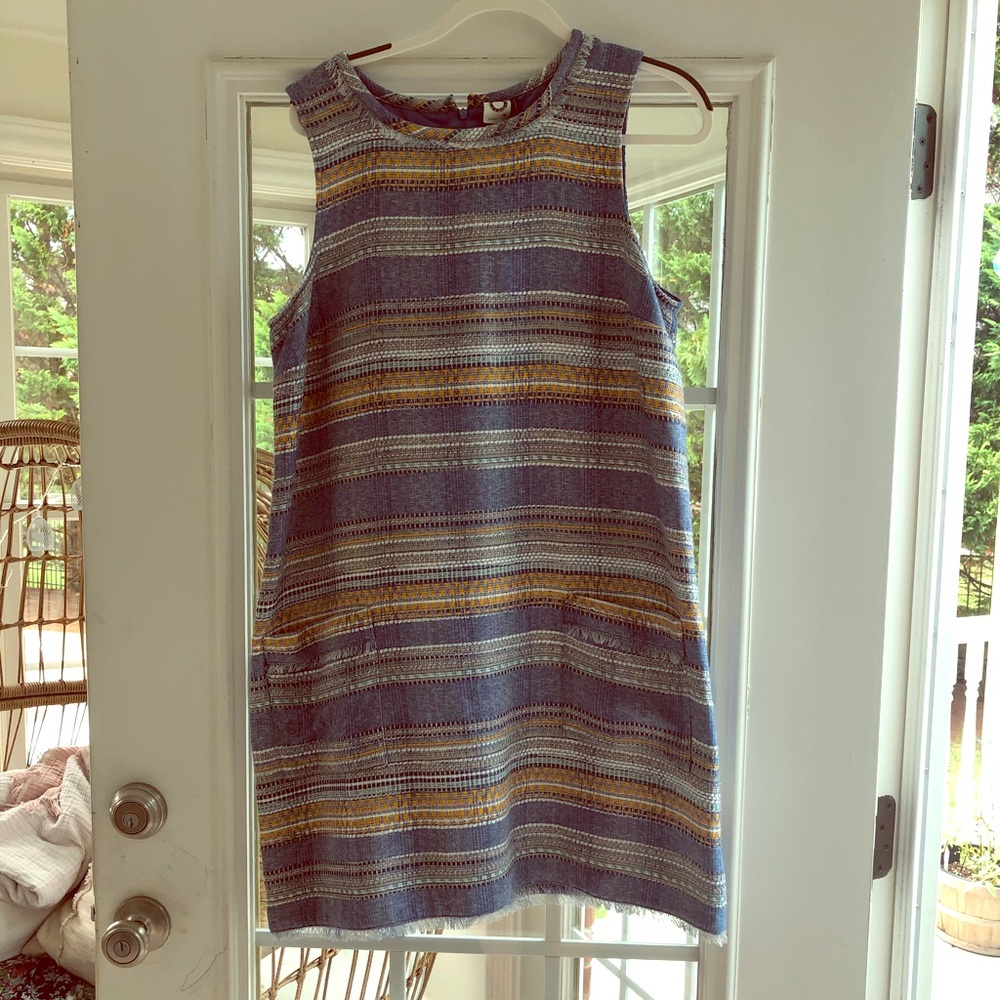 Women’s sleeveless dress US 14